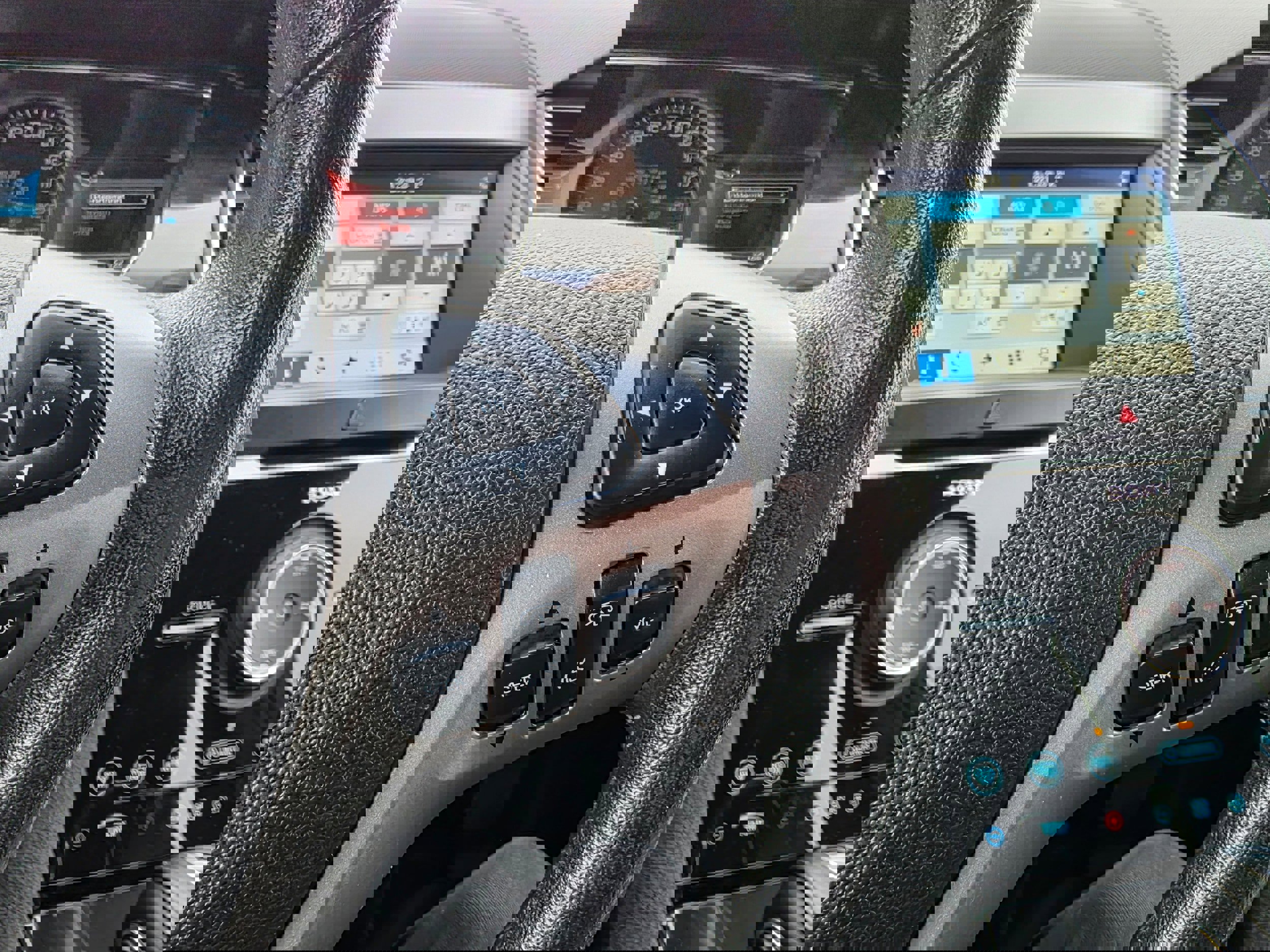 Used 2017 Ford Taurus Limited image 14