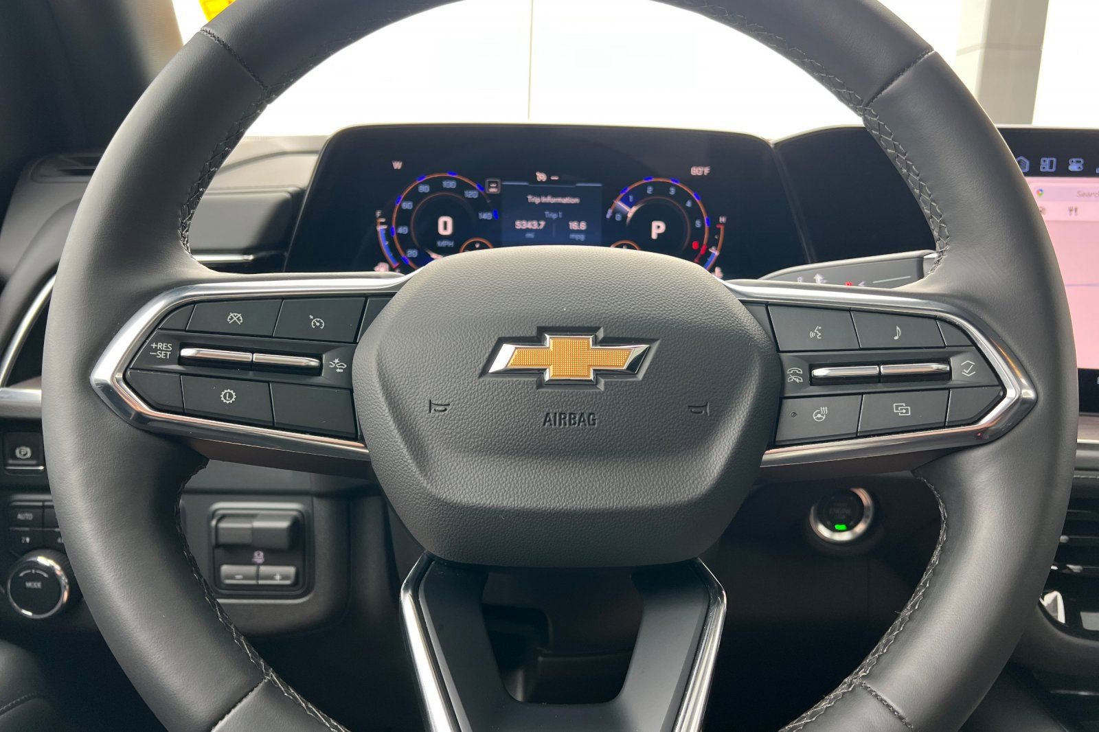 Used 2025 Chevrolet Suburban LT w/ Comfort Package image 29