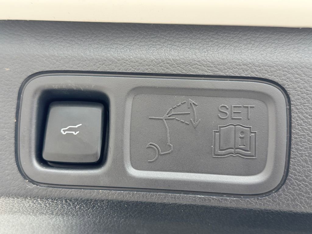 Used 2024 Ford Expedition Limited image 35