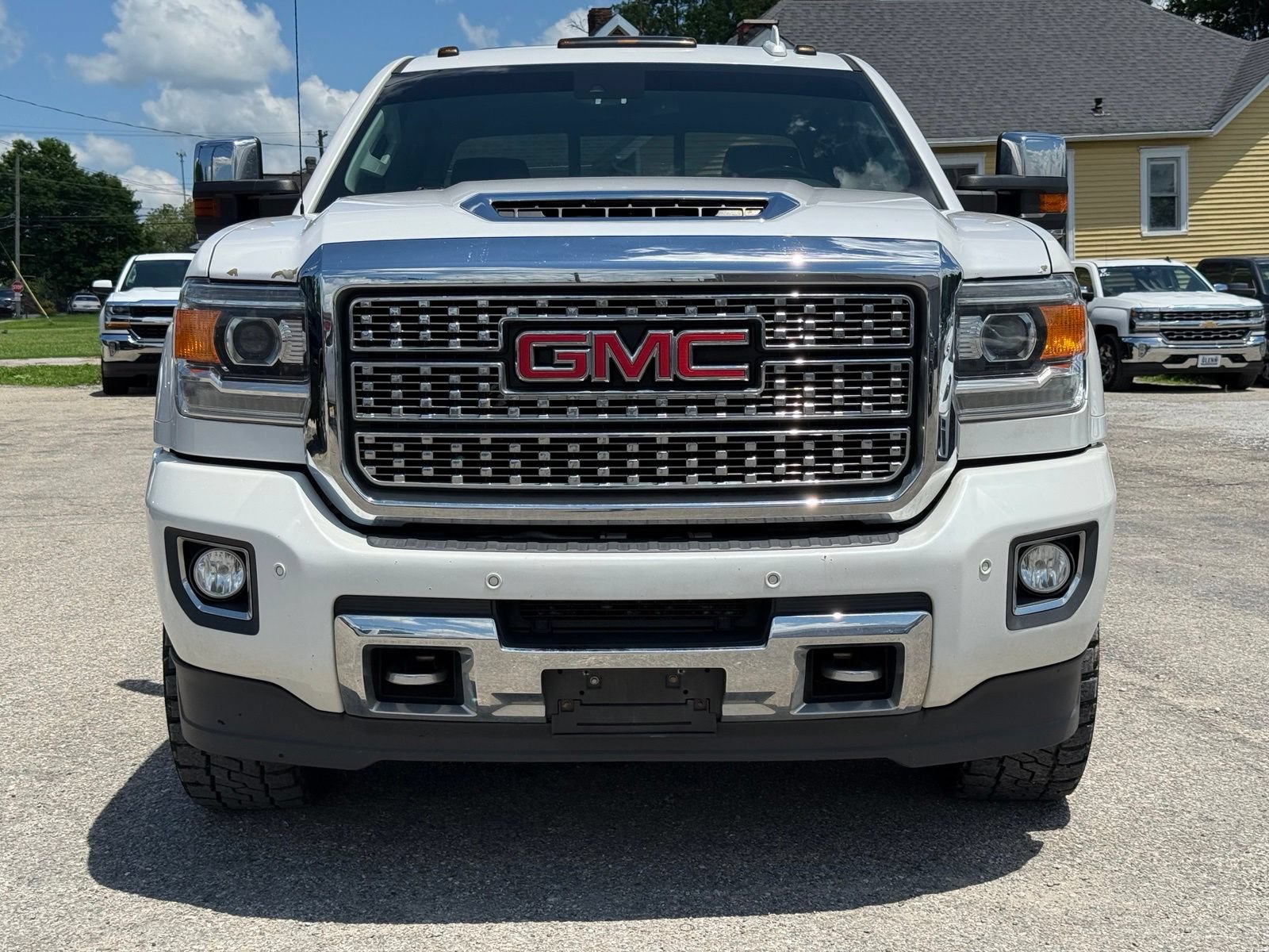 Used 2019 GMC Sierra 2500 Denali w/ Duramax Plus Package AWD/4WD image 9