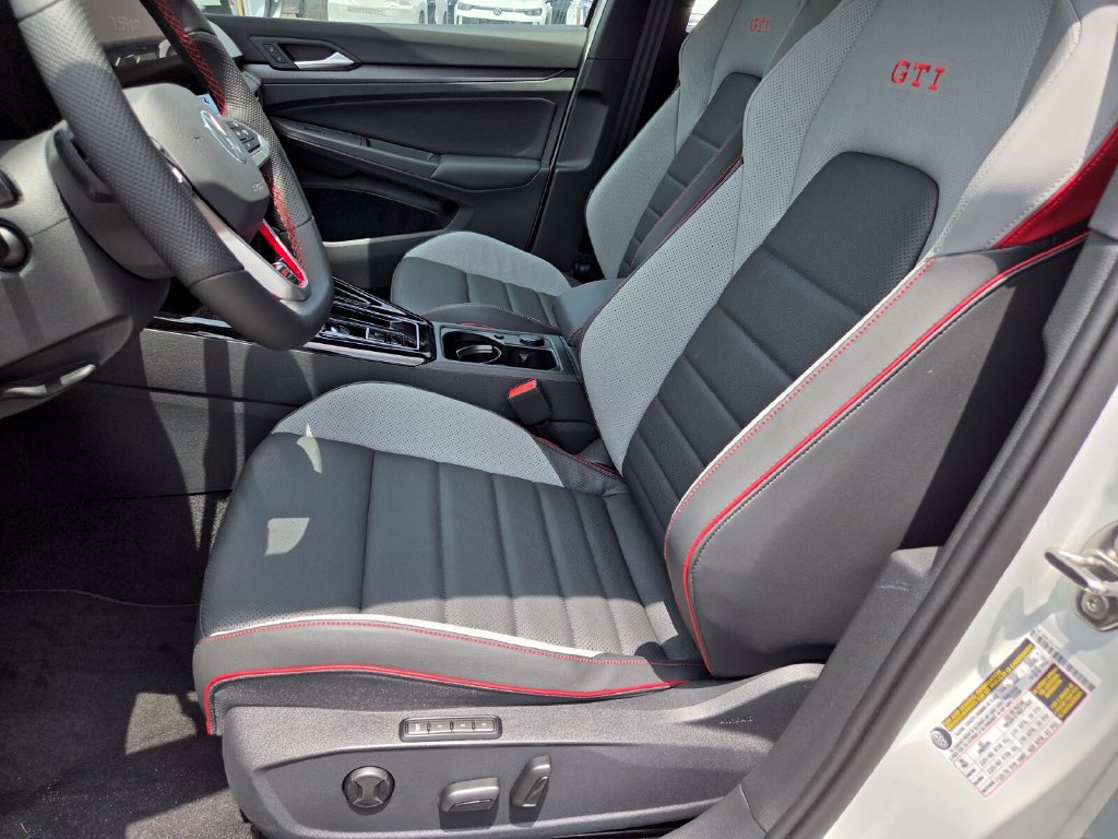 New 2026 Volkswagen GTI SE FWD image 10