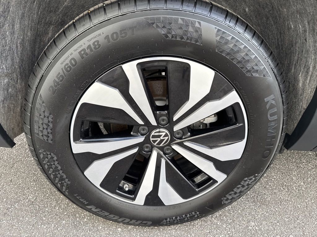 Certified 2024 Volkswagen Atlas SE image 9