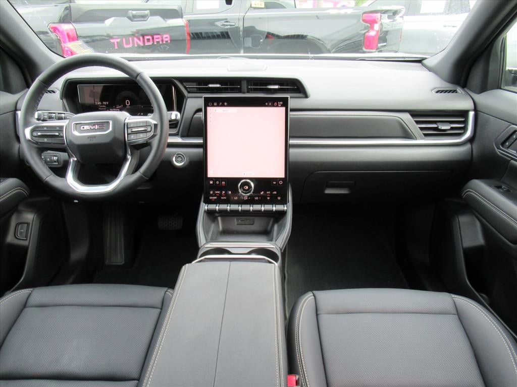 Used 2025 GMC Terrain Elevation w/ Elevation Premium Package AWD/4WD image 12