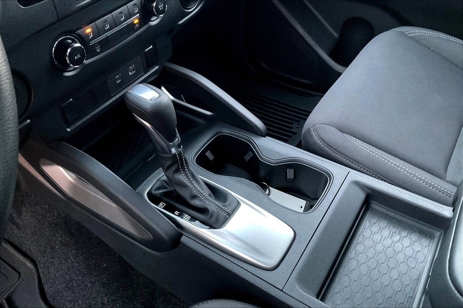 Used 2022 Nissan Frontier SV image 17