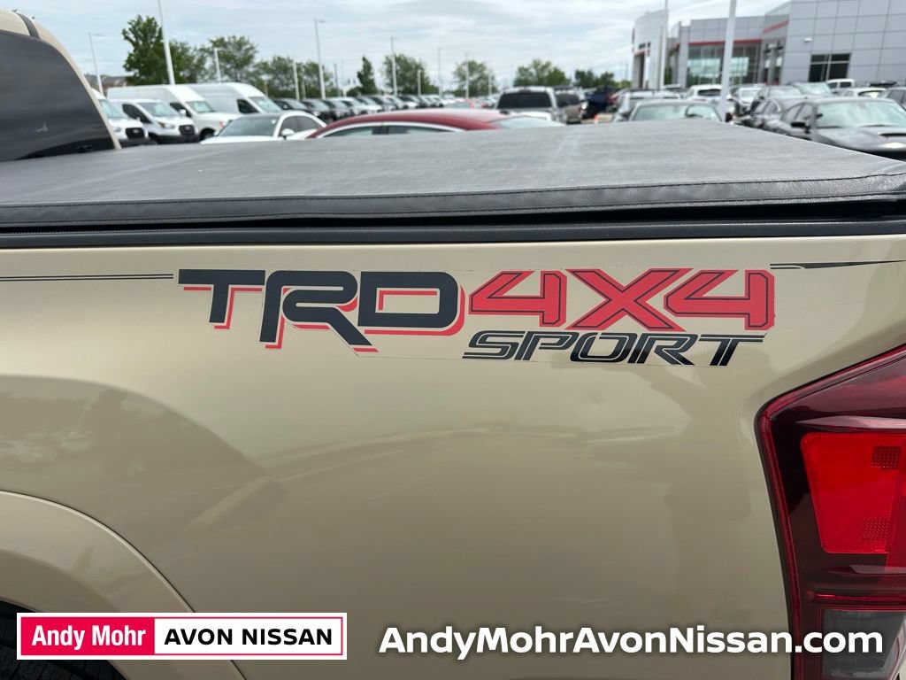 Used 2018 Toyota Tacoma TRD Sport AWD/4WD image 10