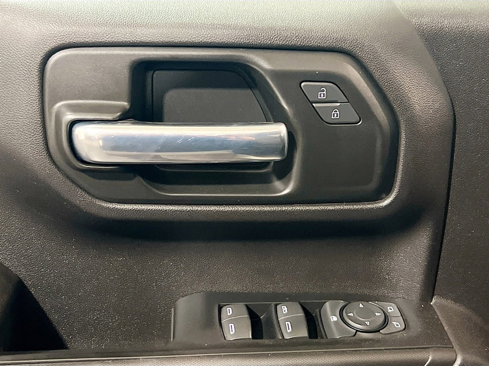 Used 2023 Chevrolet Silverado 1500 Custom image 13