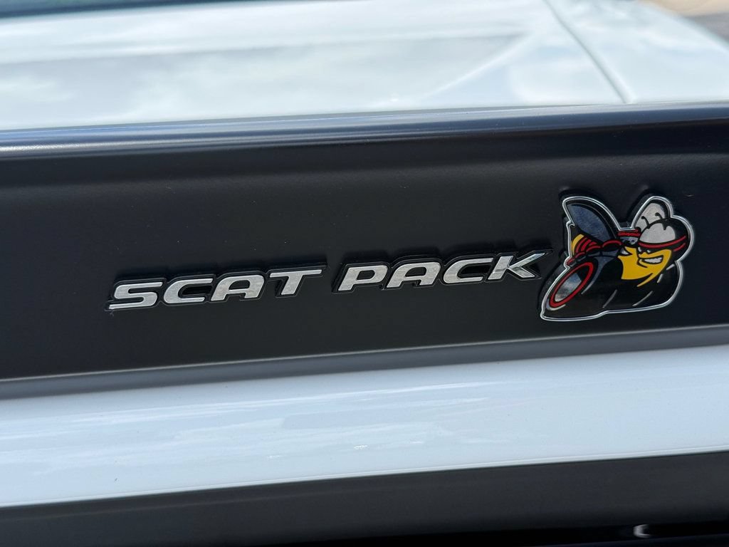 Used 2022 Dodge Challenger R/T Scat Pack RWD image 39