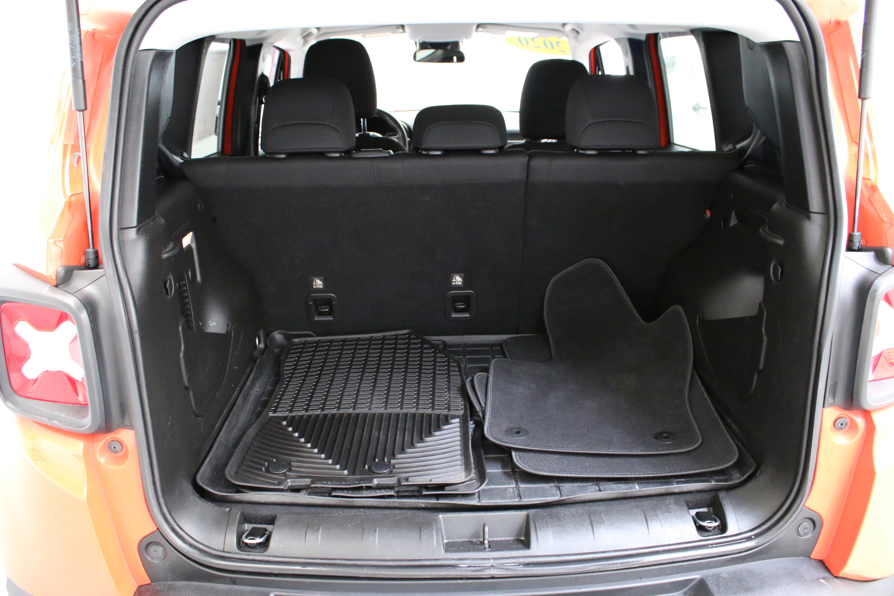 Used 2020 Jeep Renegade Latitude AWD/4WD image 26