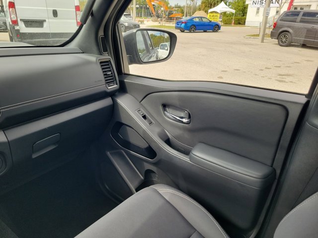 Used 2023 Nissan Frontier SV w/ Midnight Edition Package image 19