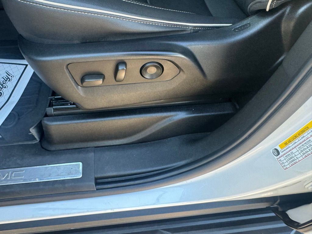 Used 2023 GMC Yukon SLT w/ SLT Premium Package image 20