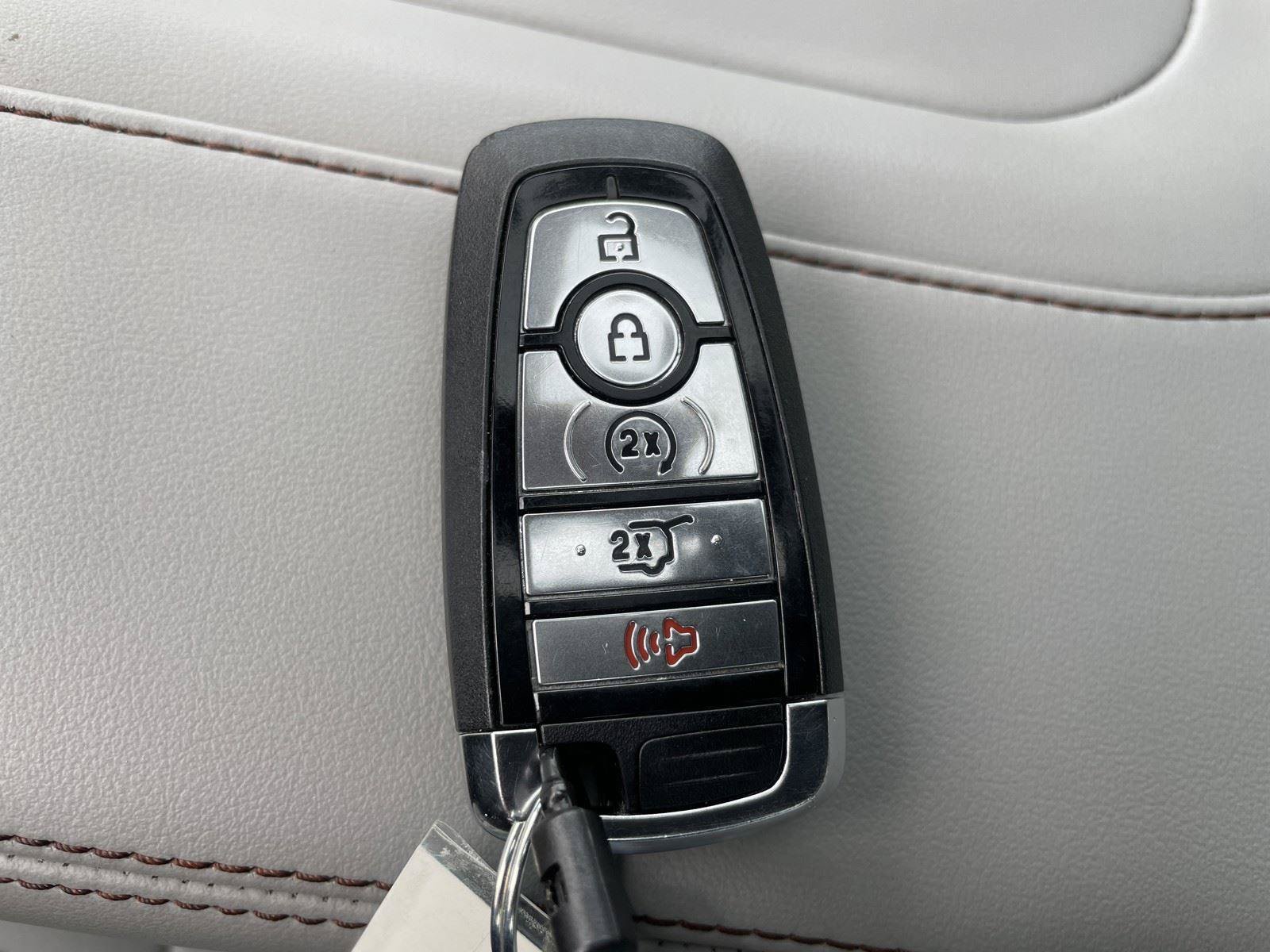 Used 2025 Ford Expedition Active AWD/4WD image 28