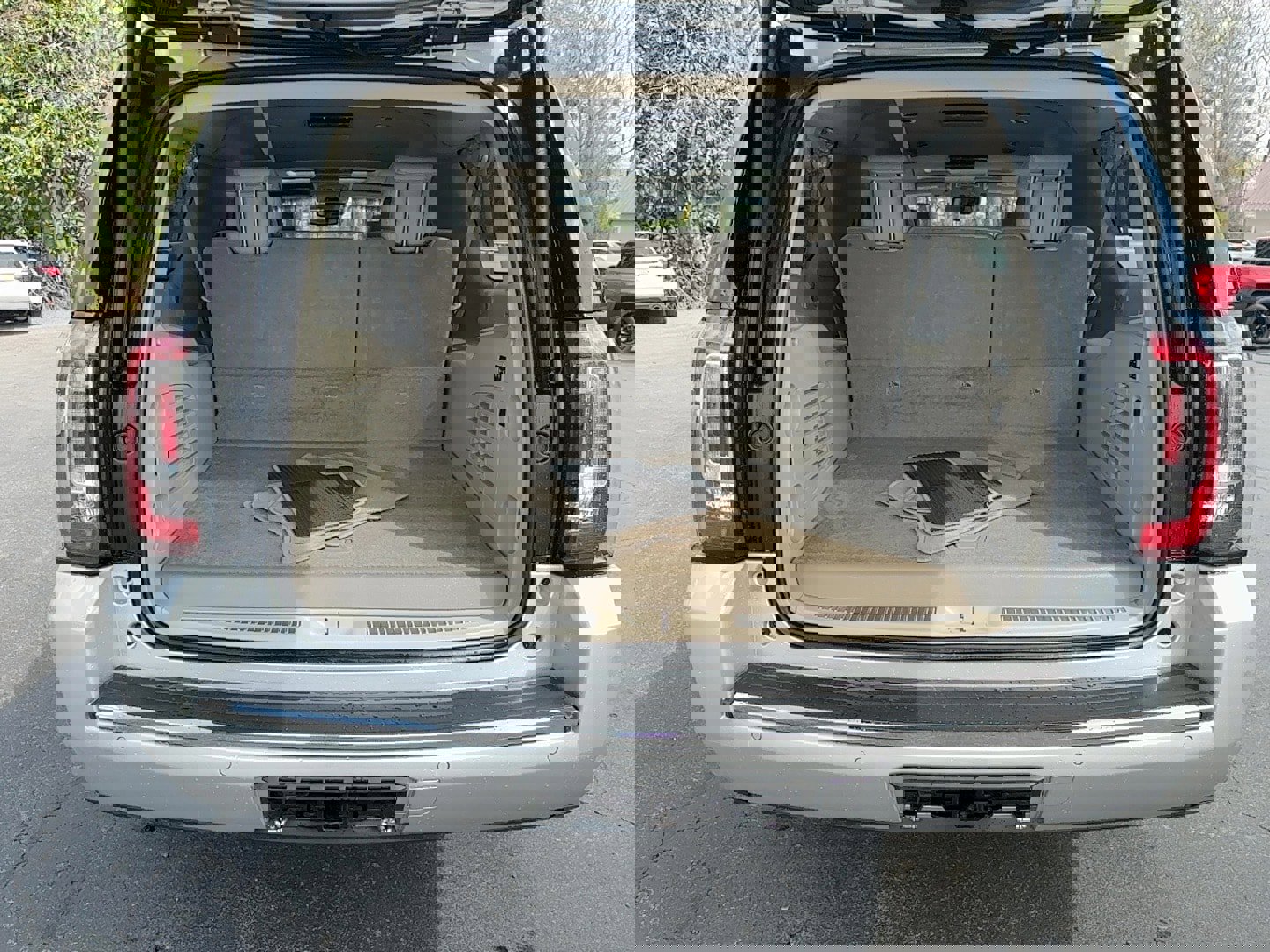 Used 2019 GMC Yukon XL Denali w/ Denali Ultimate Package image 9