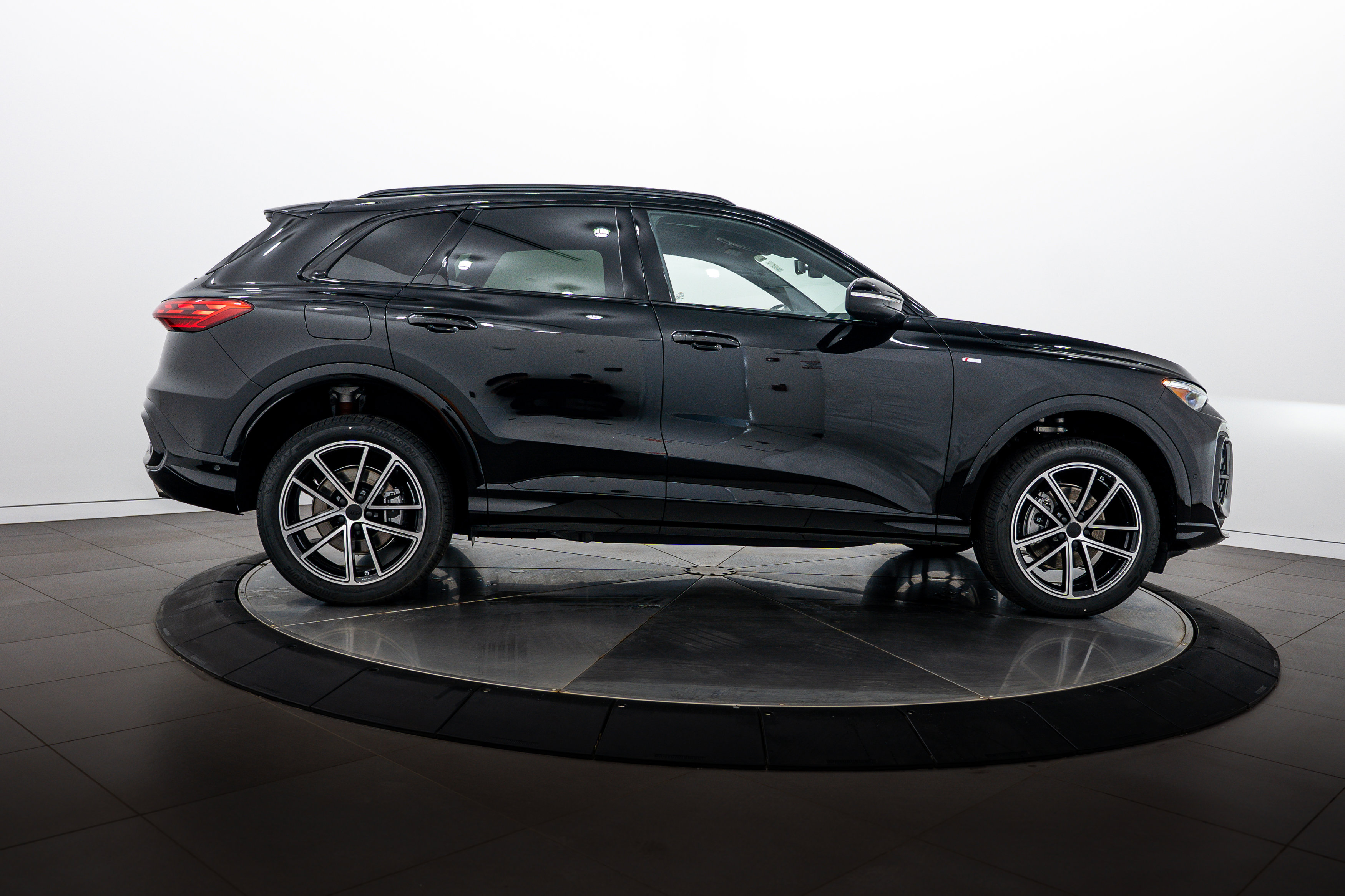 New 2026 Audi Q5 Premium Plus AWD/4WD image 3