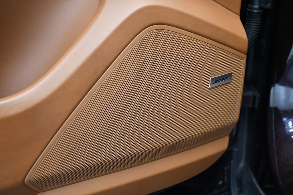 Used 2023 Porsche Cayenne Platinum Edition image 39