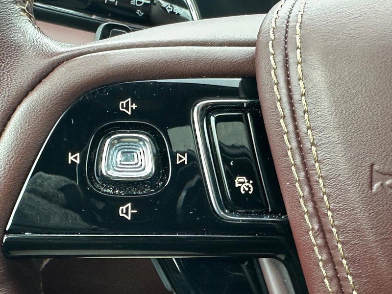 Certified 2023 Lincoln Aviator Black Label w/ Dynamic Handling Package image 25