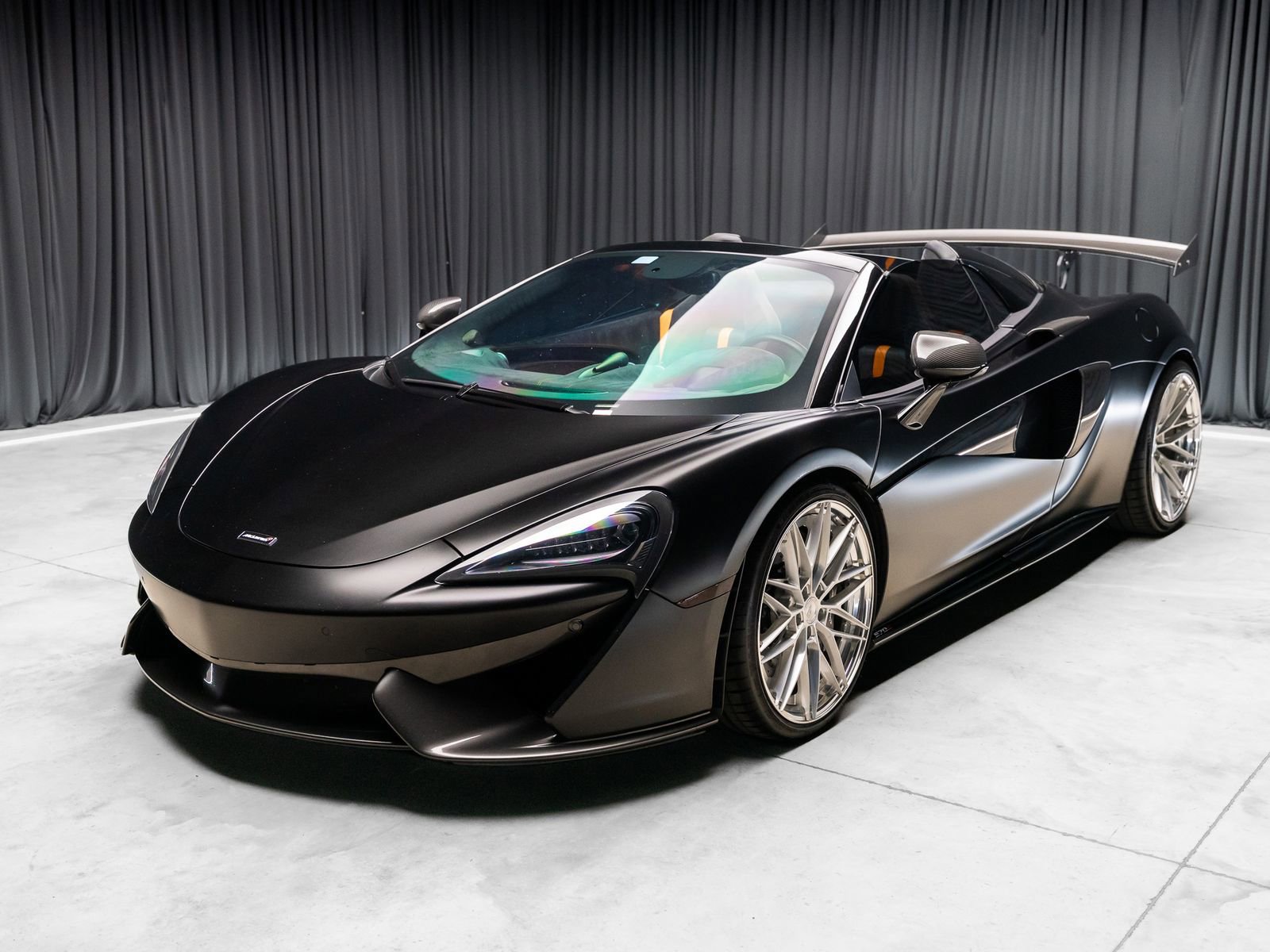 Used 2018 McLaren 570S Spider RWD image 33