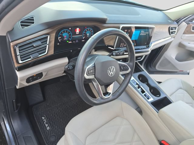 Used 2024 Volkswagen Atlas SE FWD image 15