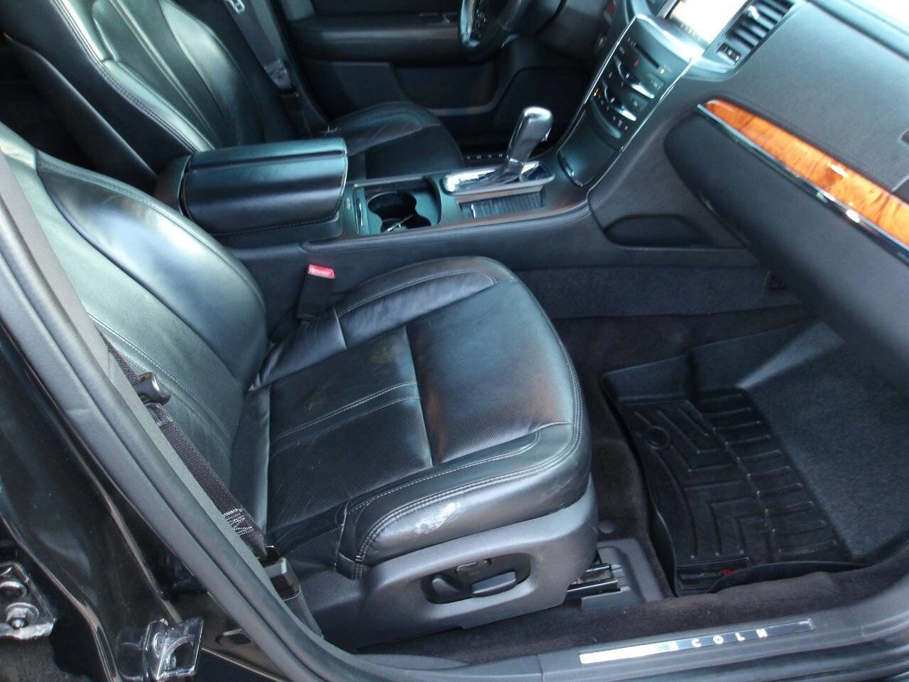 Used 2014 Lincoln MKS image 8