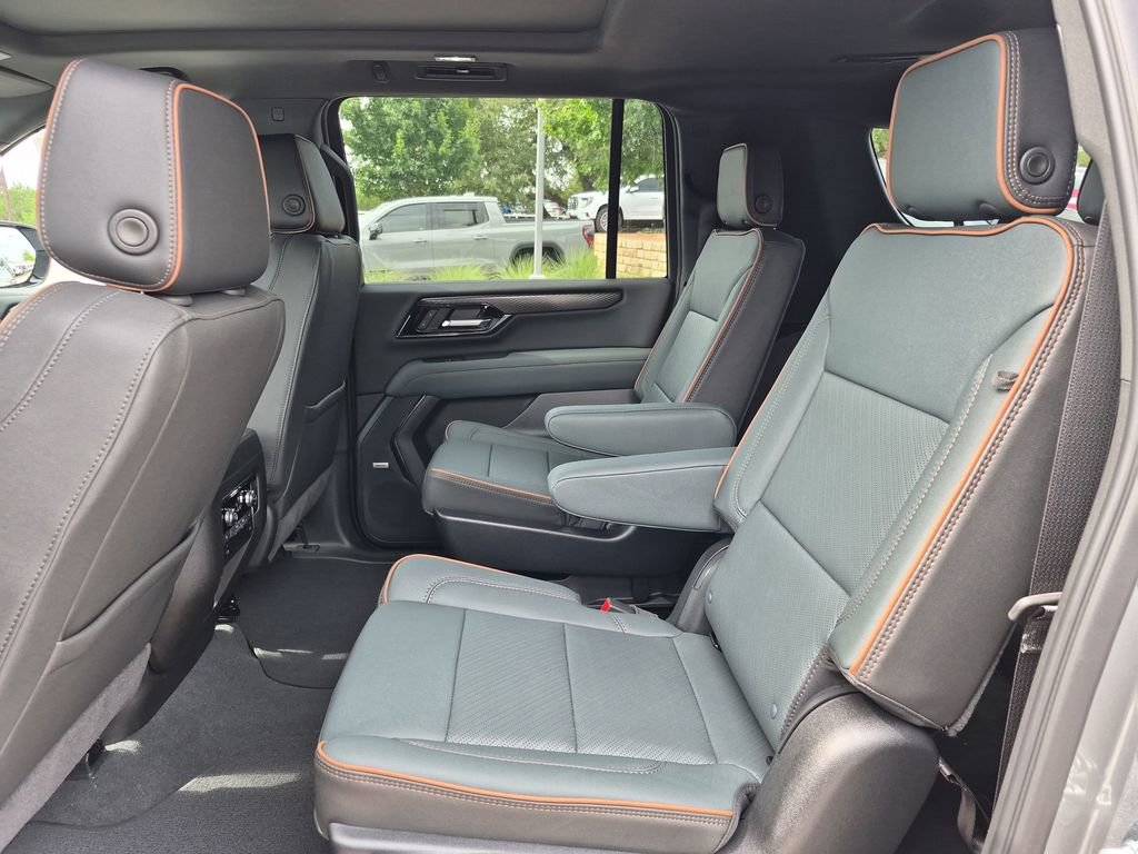 New 2026 GMC Yukon XL AT4 w/ AT4 Premium Package AWD/4WD image 39