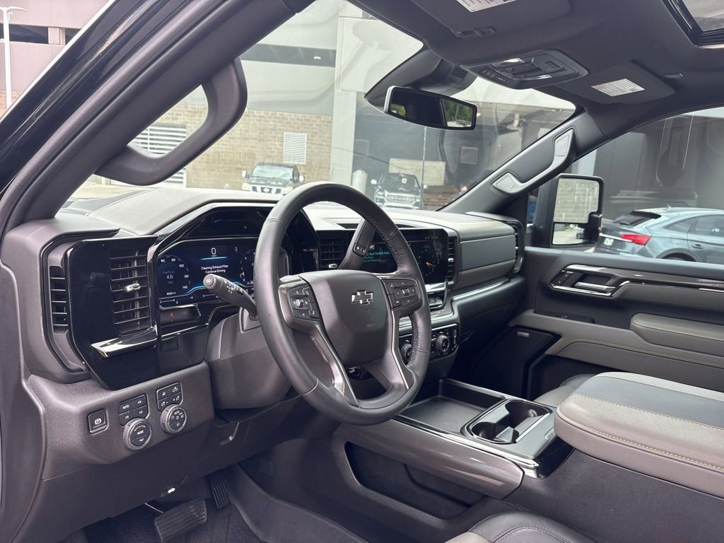 Used 2025 Chevrolet Silverado 2500 ZR2 AWD/4WD image 12