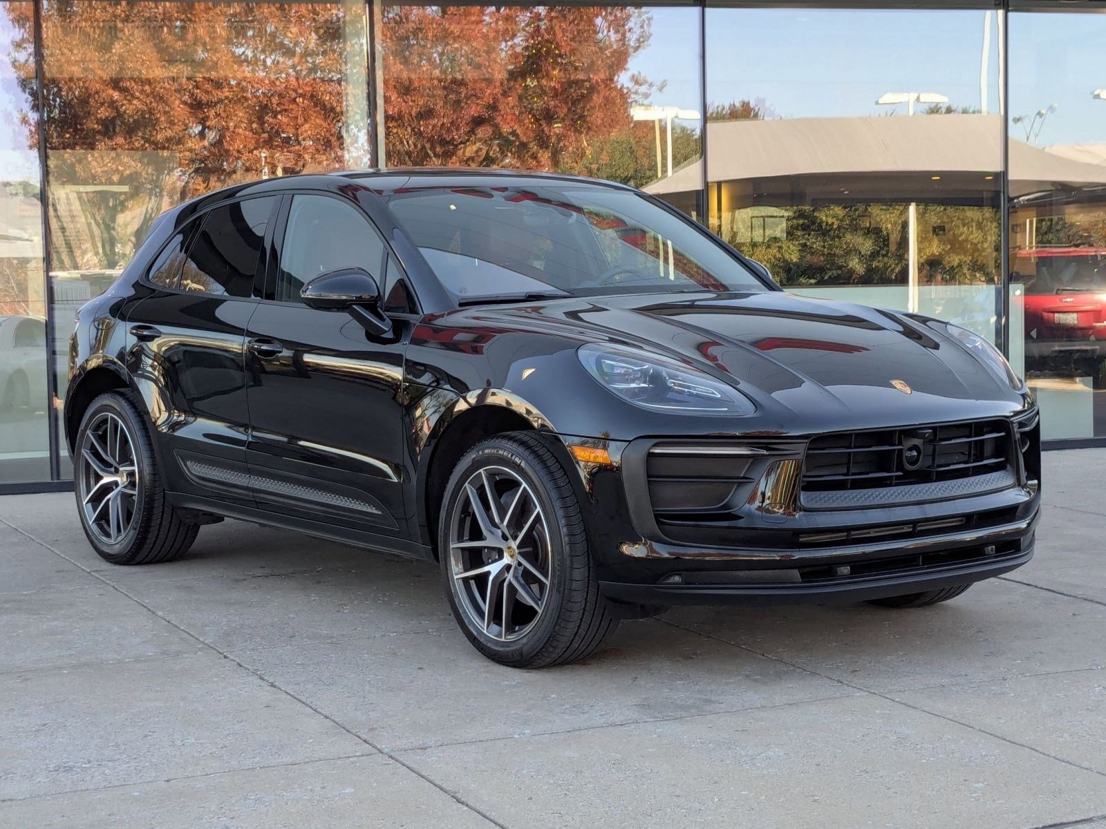 Used 2025 Porsche Macan image 7