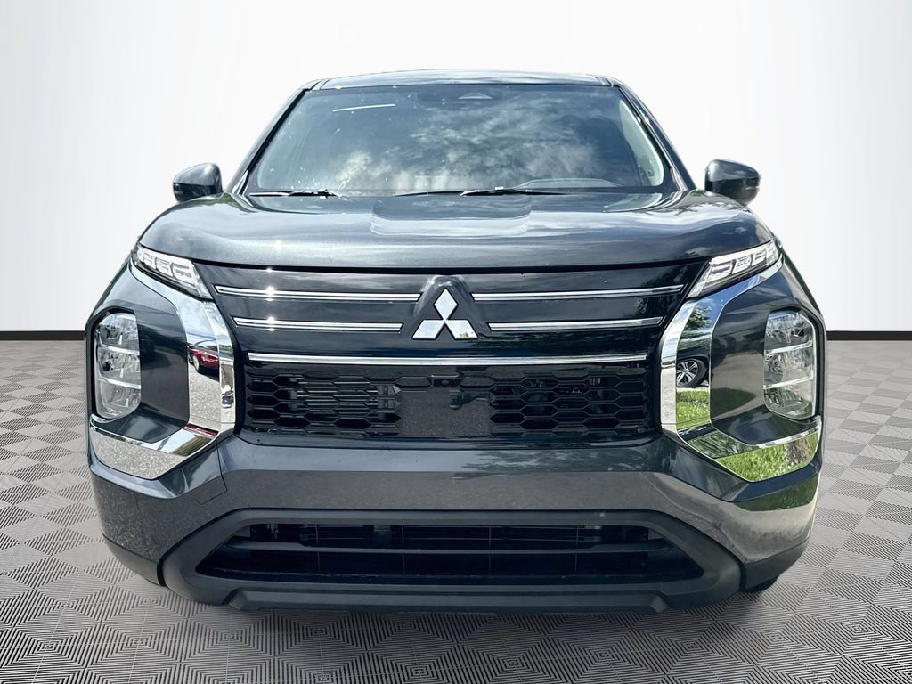 New 2026 Mitsubishi Outlander ES FWD image 2