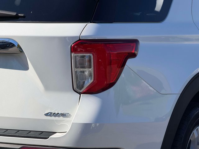 Used 2023 Ford Explorer XLT AWD/4WD image 12