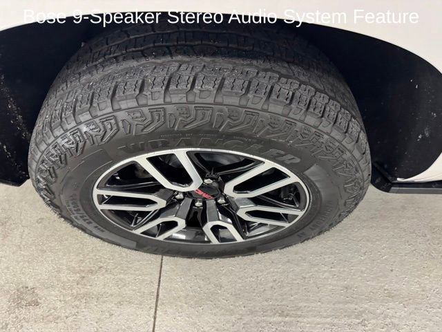 Used 2024 GMC Yukon AT4 w/ Technology Package AWD/4WD image 4