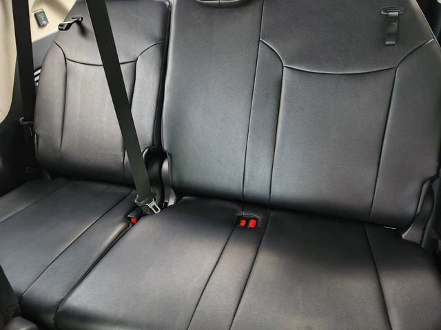 Used 2026 Toyota Sienna Platinum image 27