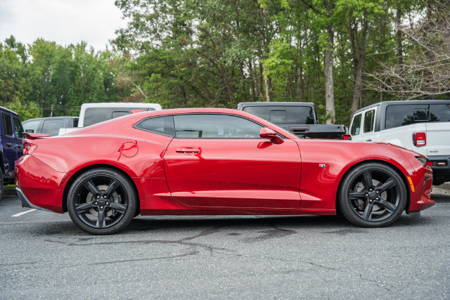 Used 2018 Chevrolet Camaro SS RWD image 4