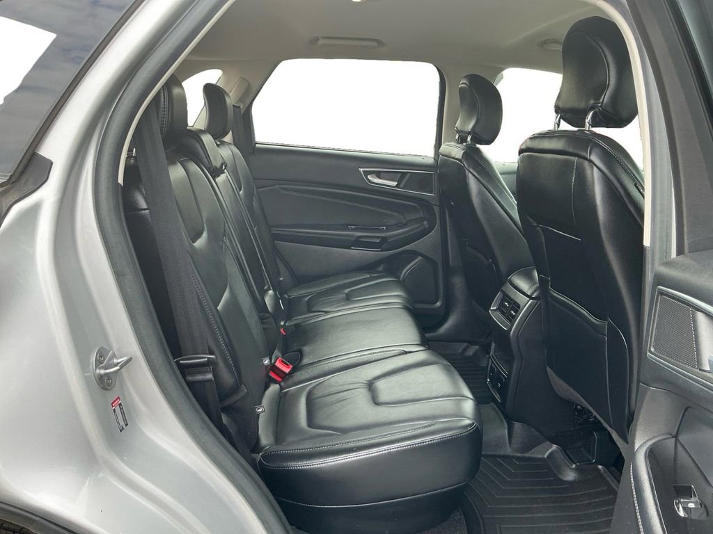 Used 2016 Ford Edge Titanium w/ Technology Package image 23