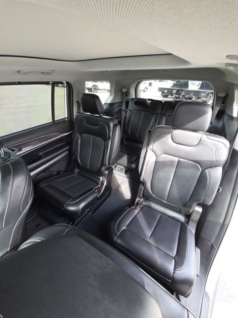 Used 2023 Jeep Grand Cherokee L Limited w/ Luxury Tech Group II AWD/4WD image 14