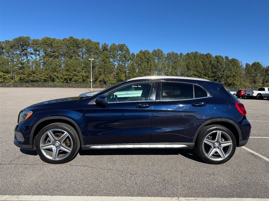 Used 2017 Mercedes-Benz GLA 250 4MATIC image 2