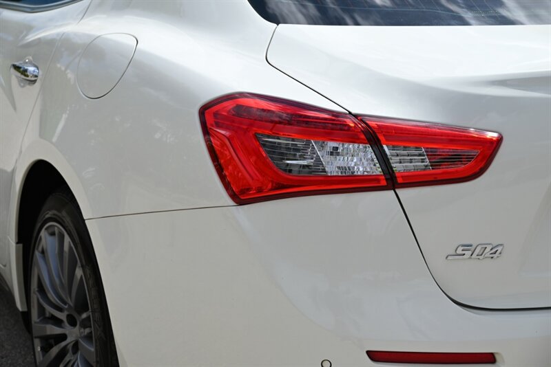 Used 2019 Maserati Ghibli S Q4 AWD/4WD image 11