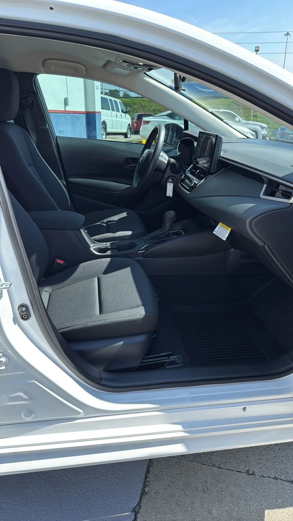 Used 2025 Toyota Corolla LE image 7