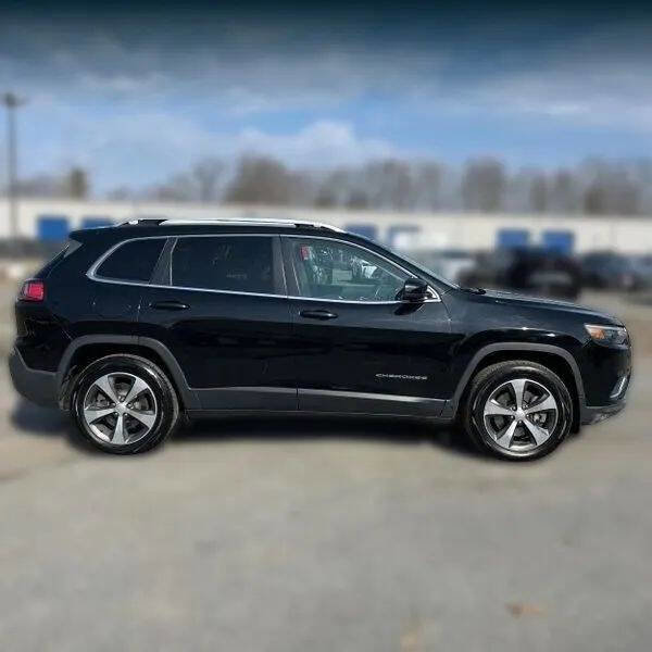 Used 2019 Jeep Cherokee Limited image 4
