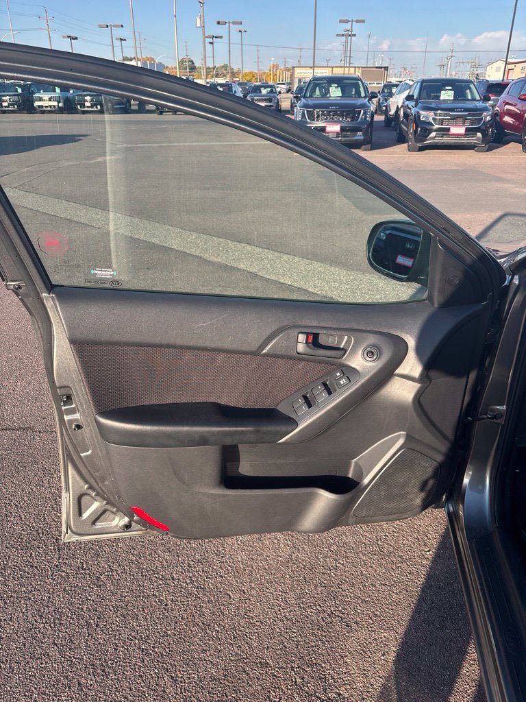 Used 2012 Kia Forte EX FWD image 12