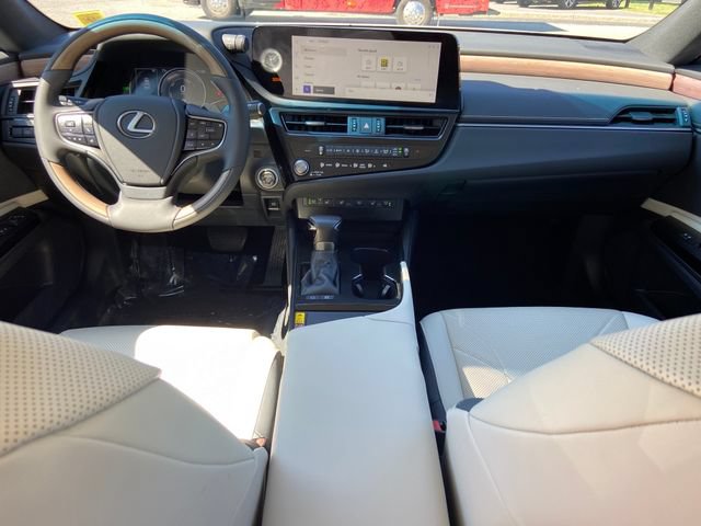 Used 2023 Lexus ES 300h w/ Luxury Package FWD image 11