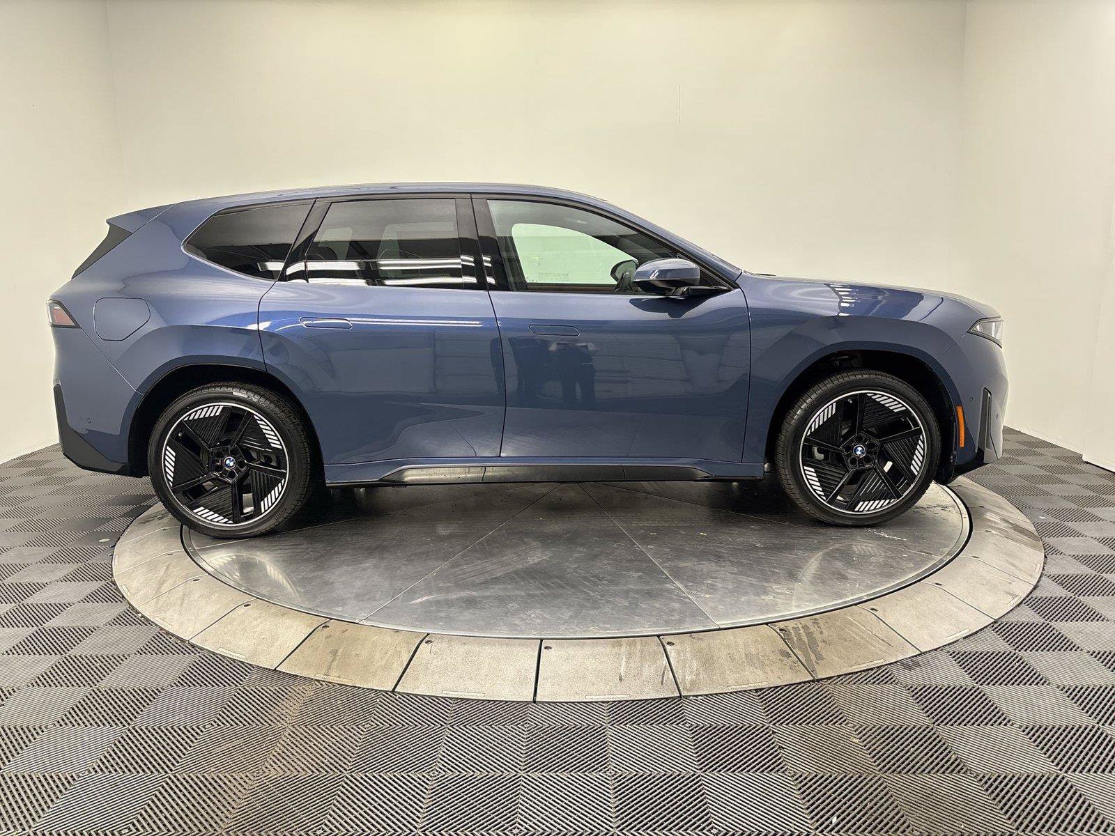 New 2027 BMW iX3 50 xDrive AWD/4WD image 17