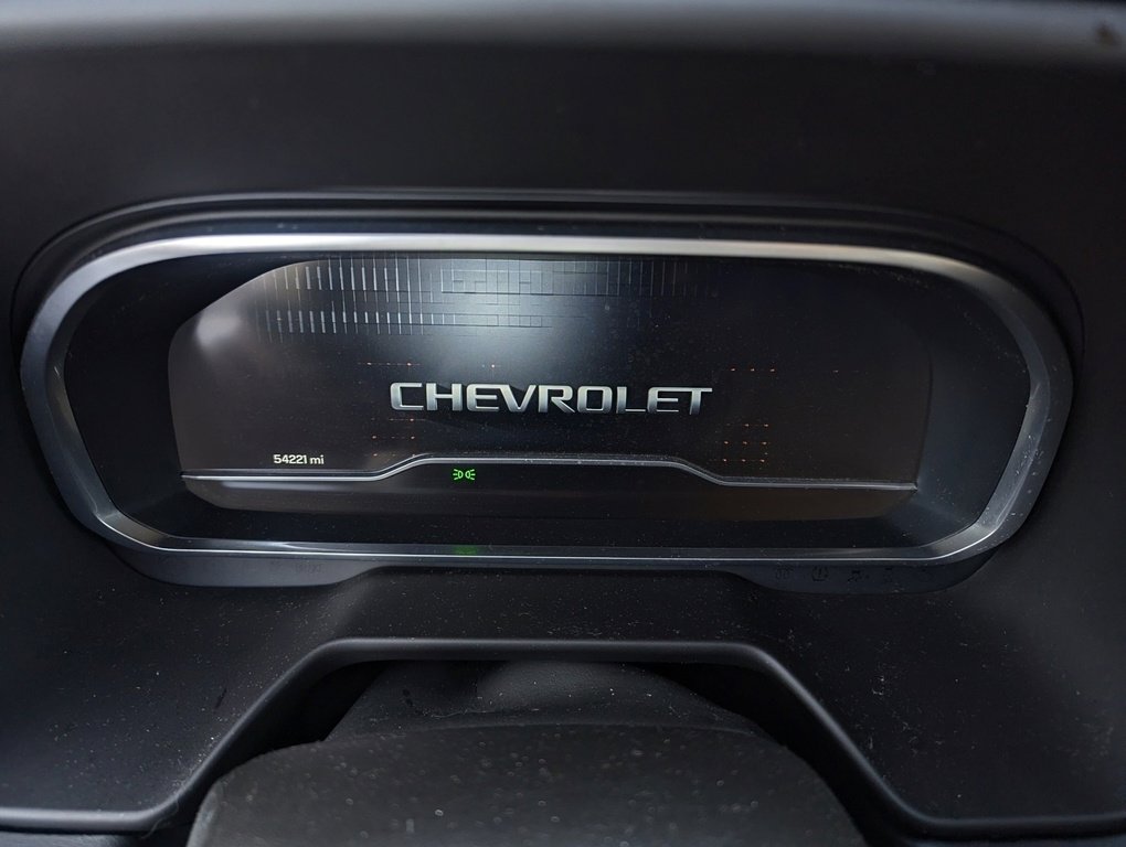 Used 2023 Chevrolet Suburban LT image 2