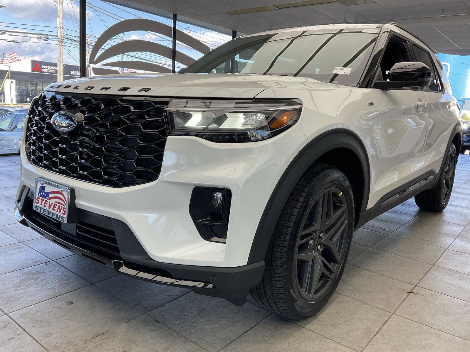 New 2026 Ford Explorer ST-Line w/ ST-Line Street Pack image 3