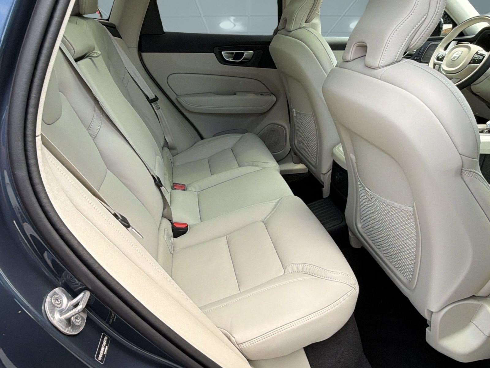 New 2026 Volvo XC60 T8 Ultra w/ Protection Package Premier AWD/4WD image 30