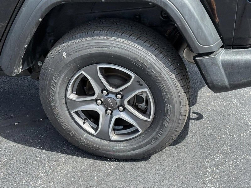 Used 2023 Jeep Wrangler Unlimited Sport AWD/4WD image 7