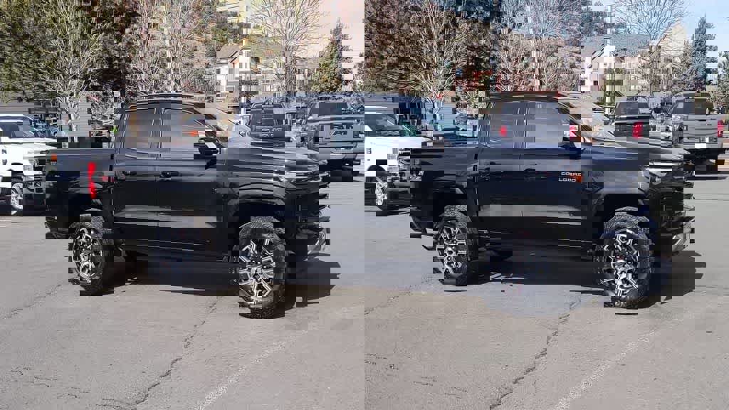 Used 2024 Chevrolet Colorado Z71 w/ Z71 Convenience Package 2 image 2