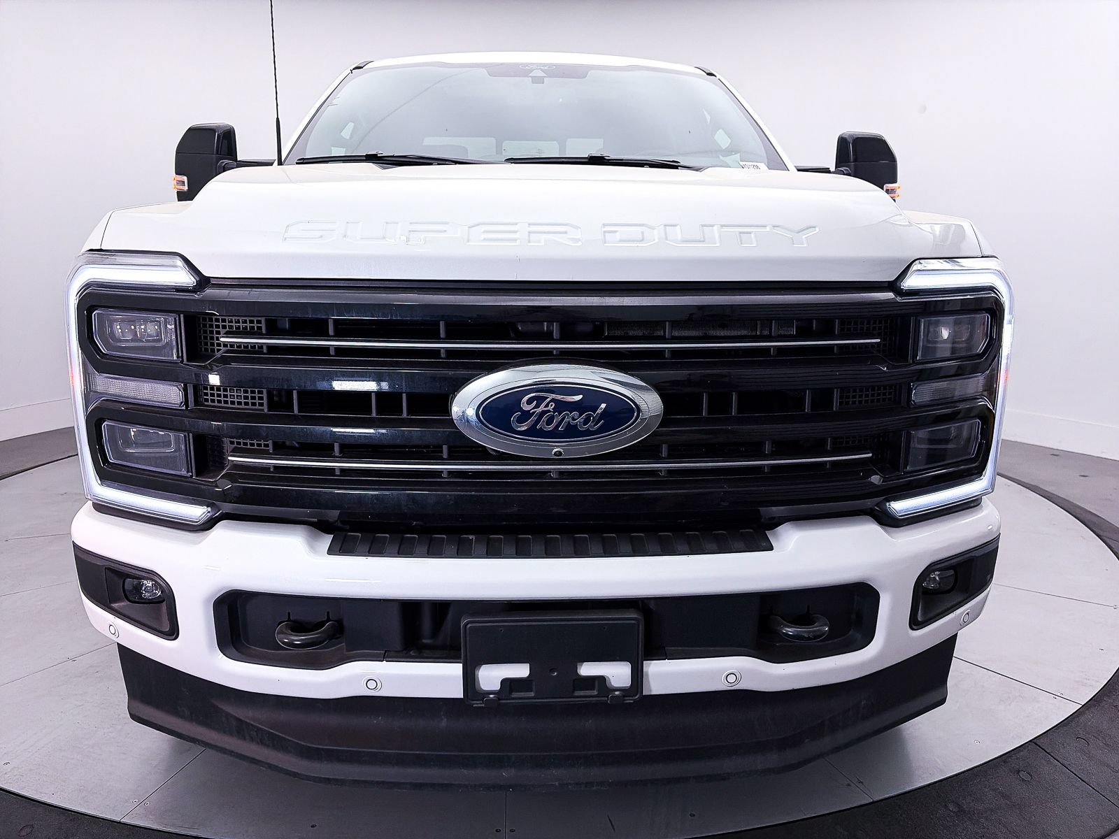 Used 2025 Ford F350 Platinum AWD/4WD image 14