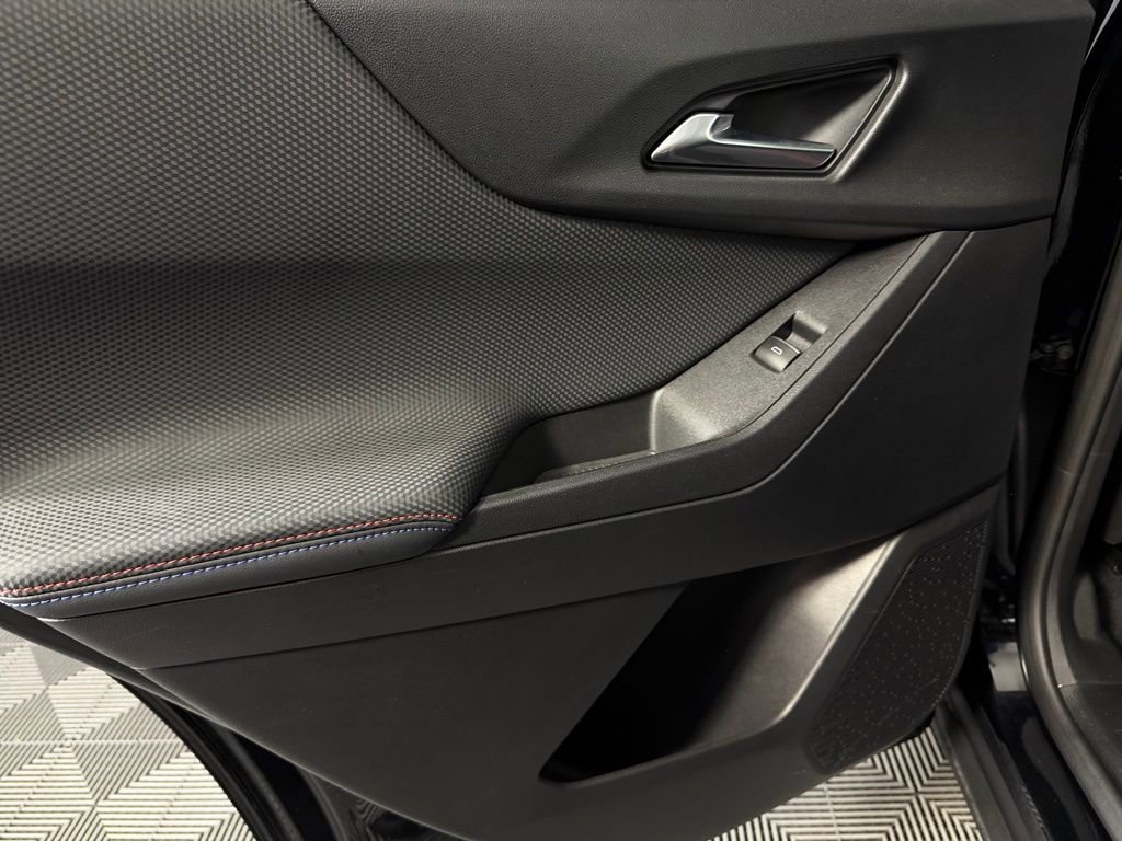 Used 2025 Chevrolet Equinox RS w/ Convenience Package III AWD/4WD image 27