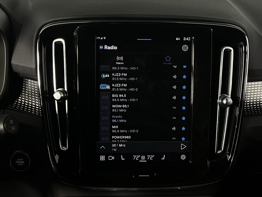 Used 2023 Volvo XC40 B5 Ultimate w/ Protection Package image 24