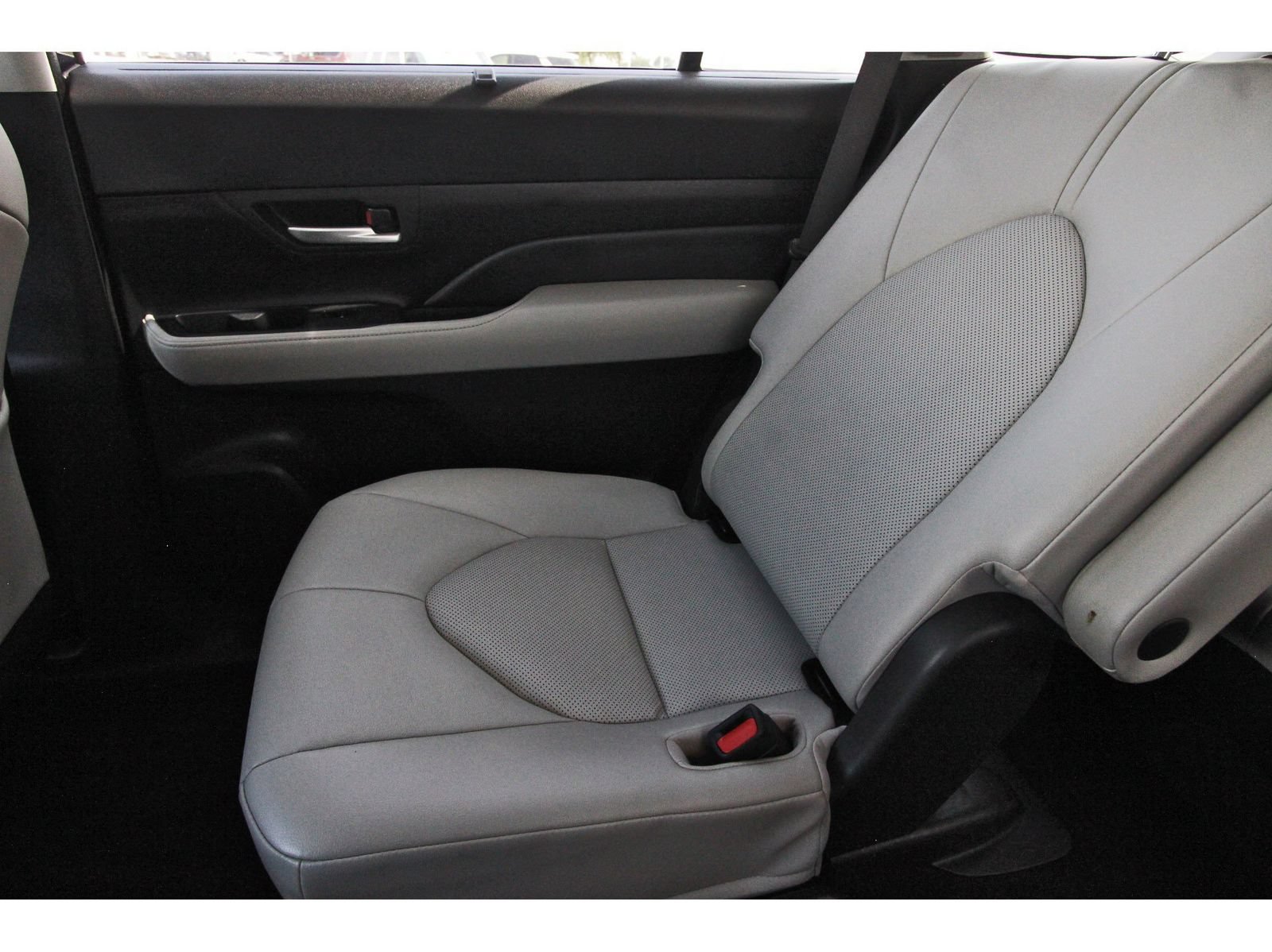 Used 2024 Toyota Grand Highlander AWD image 14