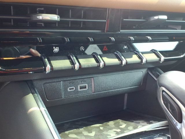 Used 2025 GMC Canyon AT4 w/ Nightfall Edition AWD/4WD image 14