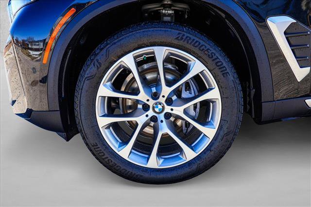 New 2026 BMW X5 xDrive40i w/ Climate Comfort Package image 9